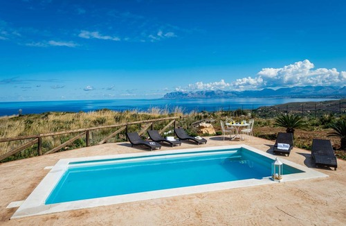 Scopello Villa | 220 m² Villa ∙ 4 bedrooms ∙ 8 guests