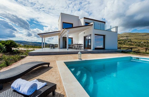Scopello Villa | 220 m² Villa ∙ 4 bedrooms ∙ 8 guests