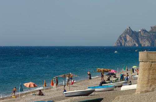 Santa Teresa di Riva House | 220 m² House ∙ 3 bedrooms ∙ 7 guests
