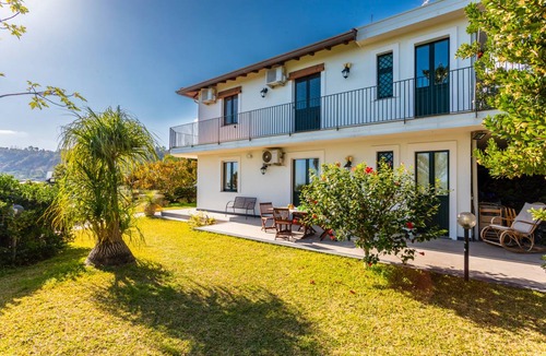 Santa Tecla Villa | 220 m² Villa ∙ 4 bedrooms ∙ 10 guests