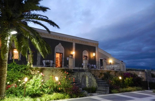 Centuripe House | 240 m² House ∙ 4 bedrooms ∙ 12 guests