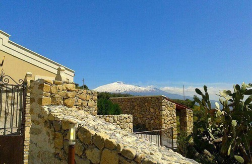 Centuripe House | 240 m² House ∙ 4 bedrooms ∙ 12 guests
