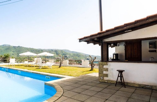 Piedimonte Etneo Villa | 240 m² Villa ∙ 5 bedrooms ∙ 16 guests