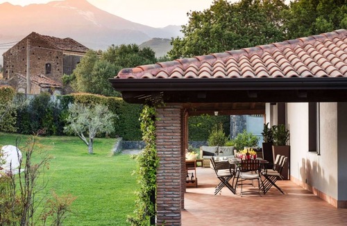 Viagrande Villa | 240 m² Villa ∙ 3 bedrooms ∙ 7 guests