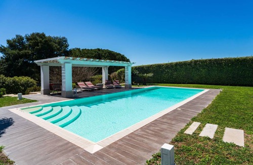 Isola Villa | 249 m² Villa ∙ 4 bedrooms ∙ 13 guests