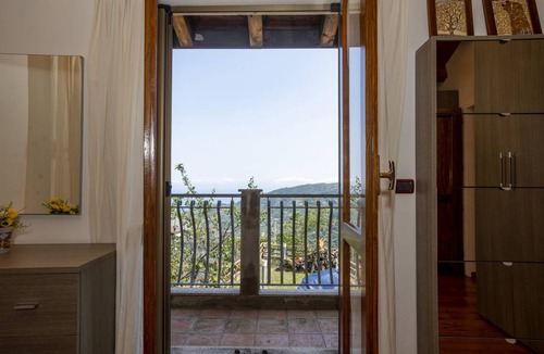 Gioiosa Marea Cottage | 250 m² Cabin ∙ 6 bedrooms ∙ 14 guests