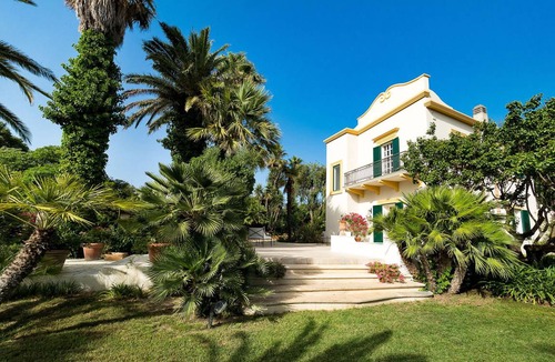 Salemi Villa | 250 m² Villa ∙ 5 bedrooms ∙ 10 guests