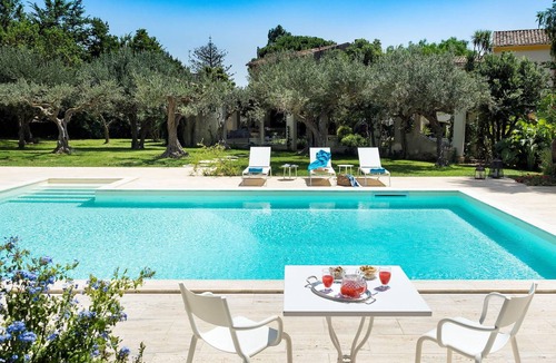 Salemi Villa | 250 m² Villa ∙ 5 bedrooms ∙ 10 guests