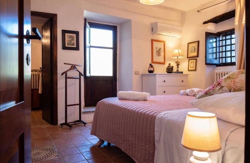 Sant'Ambrogio Villa | 250 m² Villa ∙ 3 bedrooms ∙ 8 guests