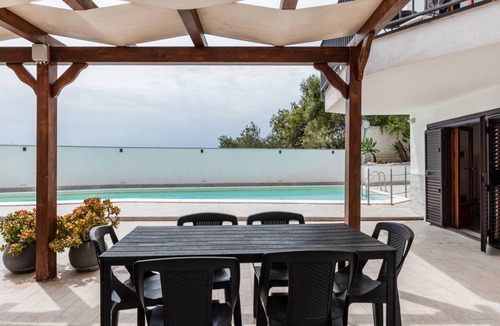 Licata Villa | 250 m² Villa ∙ 3 bedrooms ∙ 6 guests