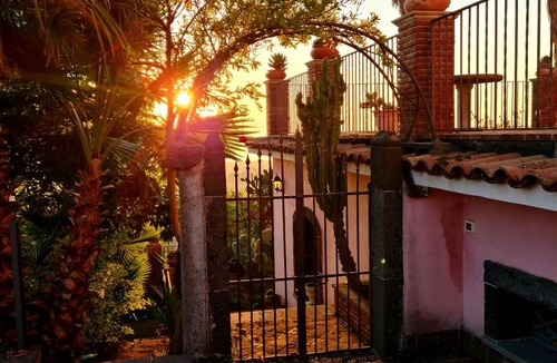 Giarre Villa | 250 m² Villa ∙ 4 bedrooms ∙ 12 guests