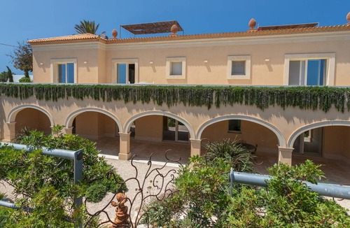 Noto Villa | 250 m² Villa ∙ 6 bedrooms ∙ 12 guests