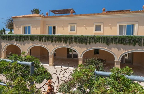 Noto Villa | 250 m² Villa ∙ 6 bedrooms ∙ 12 guests