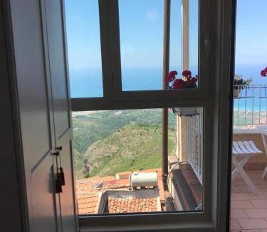 San Marco d'Alunzio Bed & Breakfast | 26 m² Bed and breakfast ∙ 4 guests