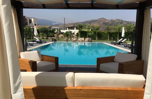 Calatabiano House | 260 m² House ∙ 5 bedrooms ∙ 10 guests