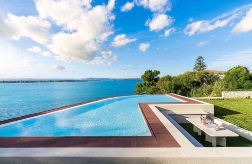 Syracuse Villa | 280 m² Villa ∙ 4 bedrooms ∙ 8 guests