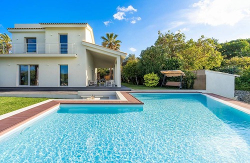 Syracuse Villa | 280 m² Villa ∙ 4 bedrooms ∙ 8 guests
