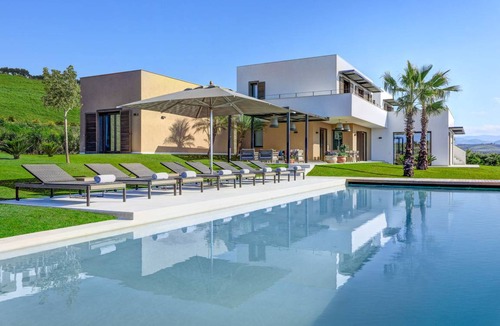 Sciacca Villa | 293 m² Villa ∙ 4 bedrooms ∙ 8 guests