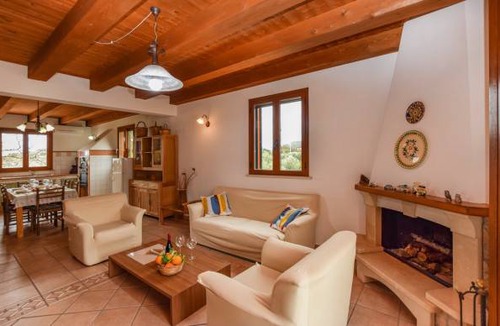 Giarratana House | 3 bedroom accommodation in Giarratana