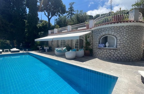Marina Piccola Villa | 3-bedroom villa in superb Capri with cool AC breeze