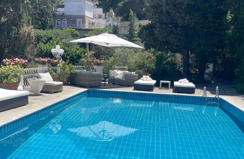 Marina Piccola Villa | 3-bedroom villa in superb Capri with cool AC breeze