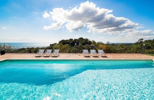 Milo Villa | 3 bedroom Villa rental near Catania Sicily with private pool and airconditioning