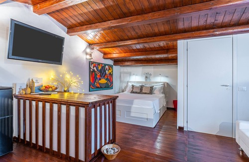 Portopalo di Capo Passero House | 3 Twins Suite Portopalo Apartment with Shared Garden and Air Conditioning