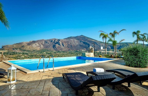Scopello Villa | 300 m² Villa ∙ 5 bedrooms ∙ 10 guests