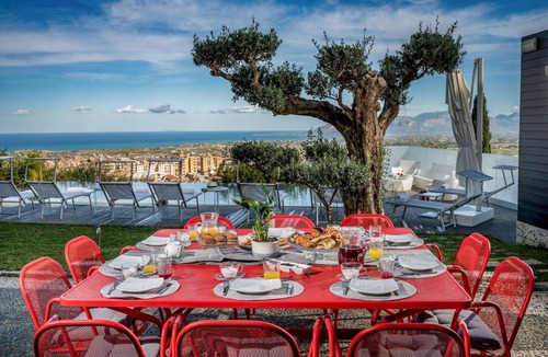 Alcamo Apartment | 300 m² Apartment ∙ 6 bedrooms ∙ 14 guests