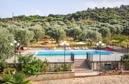 Caronia House | 300 m² House ∙ 6 bedrooms ∙ 15 guests