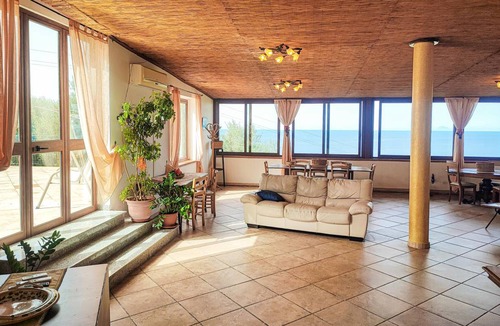 Caronia House | 300 m² House ∙ 6 bedrooms ∙ 15 guests
