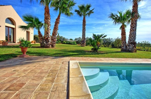 Trapani Villa | 300 m² Villa ∙ 5 bedrooms ∙ 10 guests