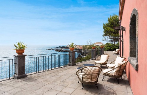 Pozzillo Villa | 300 m² Villa ∙ 4 bedrooms ∙ 8 guests