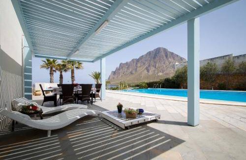 Cornino Villa | 300 m² Villa ∙ 4 bedrooms ∙ 12 guests