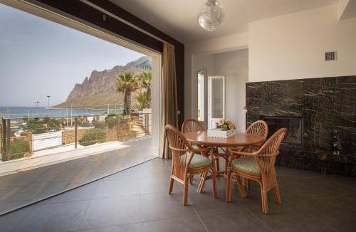 Cornino Villa | 300 m² Villa ∙ 4 bedrooms ∙ 12 guests