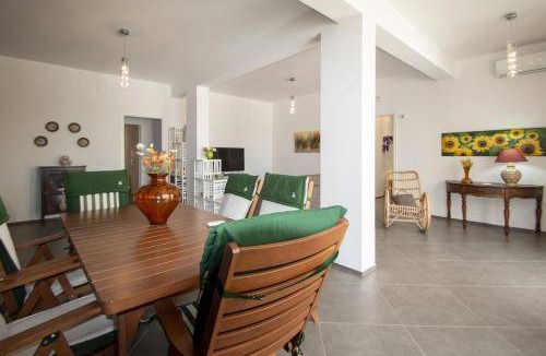 Cornino Villa | 300 m² Villa ∙ 4 bedrooms ∙ 12 guests