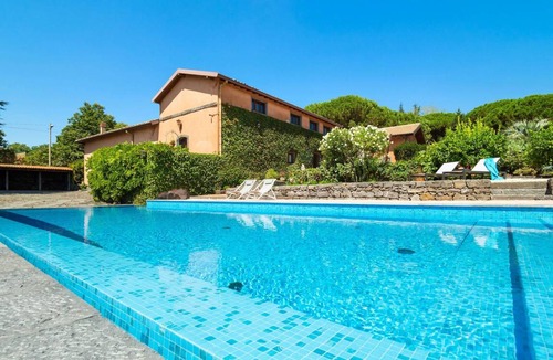 Pedara Villa | 300 m² Villa ∙ 4 bedrooms ∙ 8 guests