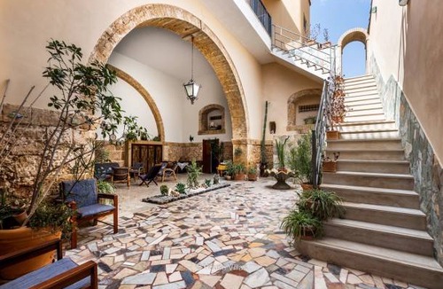 Calabernardo Villa | 300 m² Villa ∙ 5 bedrooms ∙ 8 guests