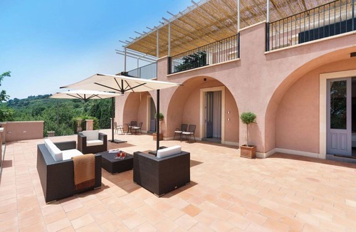 Mascali Villa | 300 m² Villa ∙ 6 bedrooms ∙ 14 guests