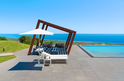 Mascali Villa | 300 m² Villa ∙ 6 bedrooms ∙ 14 guests