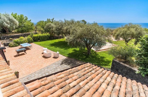 Milo Villa | 300 m² Villa ∙ 6 bedrooms ∙ 12 guests