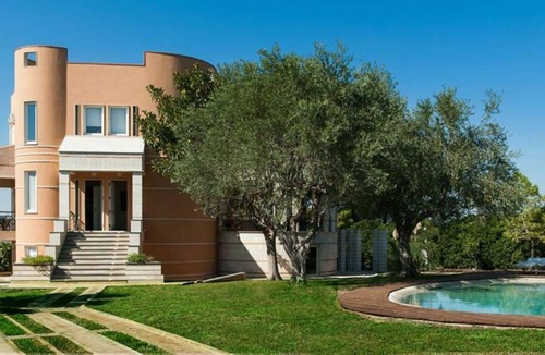 San Lorenzo Villa | 300 m² Villa ∙ 7 bedrooms ∙ 14 guests