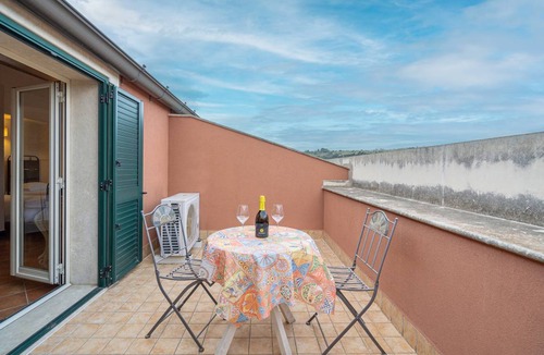 Syracuse Resort | 35 m² Private room ∙ 1 bedroom ∙ 5 guests