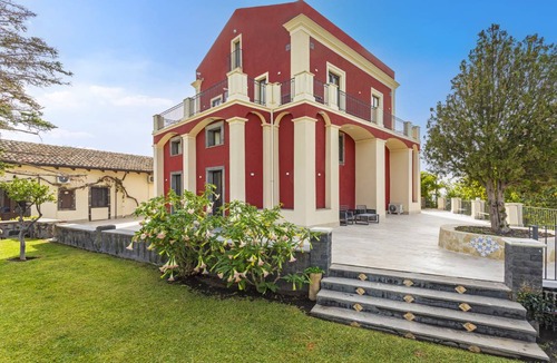 Aci Sant'Antonio Villa | 350 m² Villa ∙ 3 bedrooms ∙ 12 guests