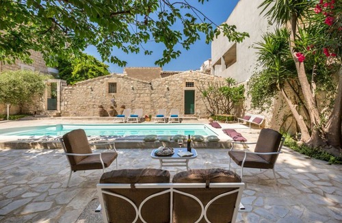 Donnalucata Villa | 3500 m² Villa ∙ 6 bedrooms ∙ 13 guests