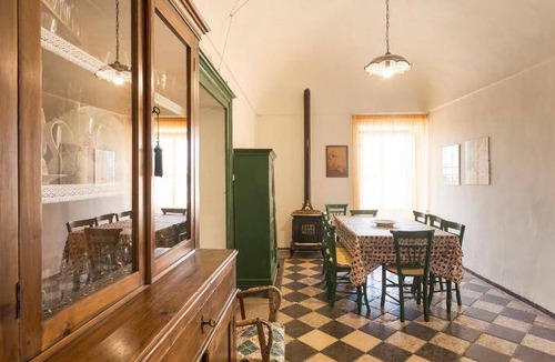 Chiaramonte Gulfi House | 377 m² Farmhouse ∙ 8 bedrooms ∙ 30 guests
