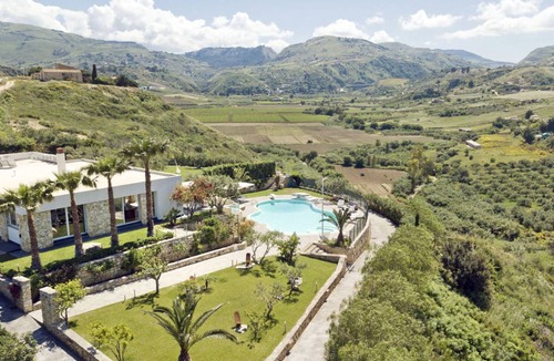 Scopello Villa | 380 m² Villa ∙ 6 bedrooms ∙ 12 guests
