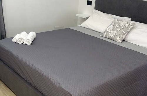 Secondigliano Bed & Breakfast | 4 bedroom bed & breakfast in naples