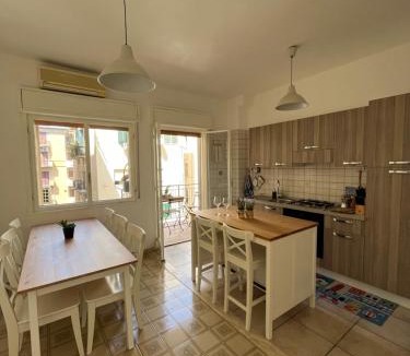 Ruggero Settimo Apartment | 4 Country Side - City Center