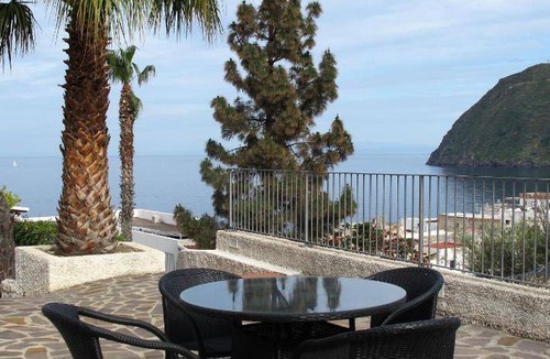 Canneto Apartment | 40 m² Serviced apartment ∙ 7 guests